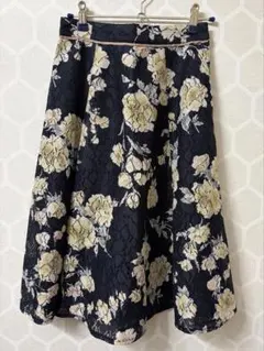 MISCH MASCH｜Sサイズ｜ひざ下丈のフレアスカート ネイビー 花柄