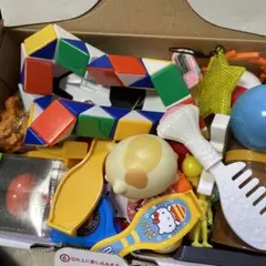 おもちゃまとめ売り　キティ　すみっこぐらし　車　スライム　ピカチュウ　など