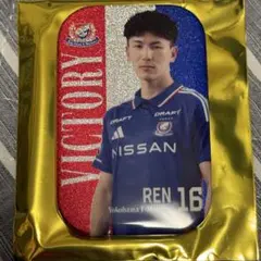 横浜F・マリノス　#16 加藤蓮　2025ホログラム缶バッジ〈VICTORY〉