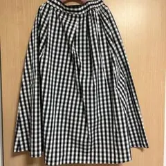 GU タックフレアミディスカート　フレアスカート