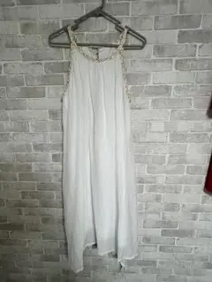 ホルターネック Aラインワンピース