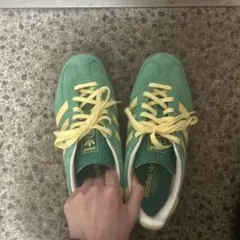 adidas Gazelle グリーン/イエロー スニーカー