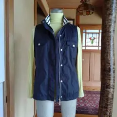 アクアスキュータム　裏地綿100%ボーダーベスト