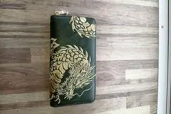 うすみどりか、黒あります本日終了在庫１のみ早いもの勝ち龍神刺繍 緑色レザー長財布
