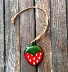 ハンドメイド 牛革 チャーム いちご