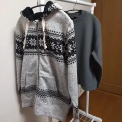 OUTDOOR 雪の結晶柄 パーカー &丸首長袖トレーナー ２点