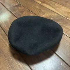 黒ベレー帽