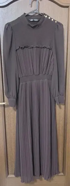 Zara プリーツ入りミディ丈ワンピース　ブラウン　Sサイズ