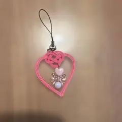 ハンドメイド　水引ピンクハート型チャーム ストラップ付き