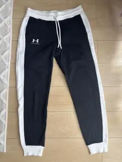 Under Armour ジョガーパンツ LG 黒/白