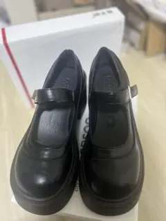 厚底ブラックメリージェーンシューズ