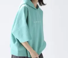 美品 niko and...Girls in NUMERALSスウェットフーディのサムネイル