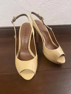 【美品】GARRANO ベージュ オープントゥ ハイヒールのサムネイル