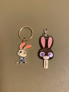【値下げしました】ズートピアジュディキーチェン＆アイスキャンディーチャーム２個