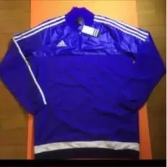 adidasウィンドブレーカー