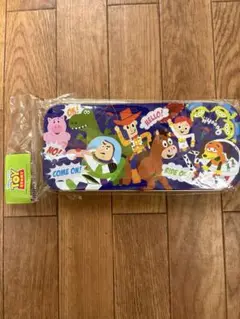 新品　トイストーリー缶ペンケース