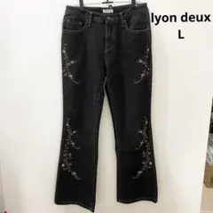 Item thumbnail for item 00017323-575b-4e27-bd3f-b278a0b166ff