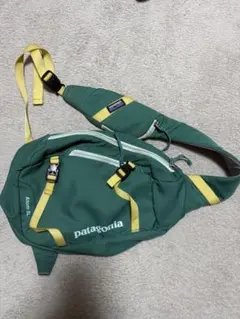 Patagonia Atom 8L ボディバッグ