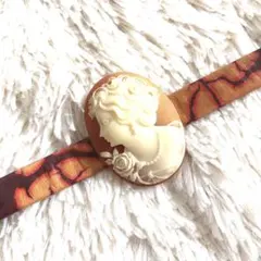 ヴィンテージ　希少　レザー帯締めとカメオ風帯留（スカーフクリップ）のセット