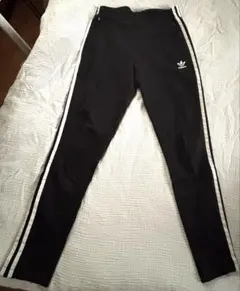 adidas トラックパンツ