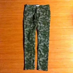 ★美品★earth music&ecology 迷彩柄カジュアルパンツ 160