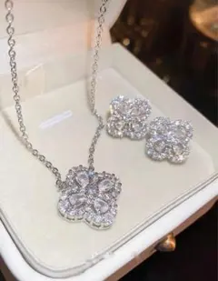 3点セット ピアス ネックレス 四葉クローバー フラワー 四つ葉
