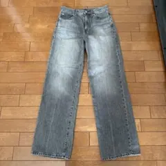 UNIQLO グレー ストレートデニム