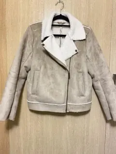 GU ジーユー フェイクムートンコート ジャケット ベージュ M