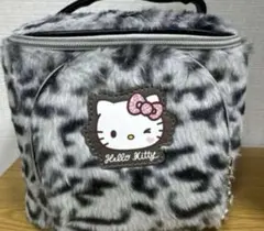 新品♡ハローキティ ヒョウ柄　しまむら バニティポーチ　ゼブラ　ヒョウ　ファー