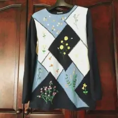トマツプティック ネイビー花柄刺繍 長袖綿ニット