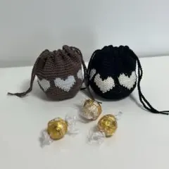 ハート柄の手乗り巾着袋｜黒×白｜手編み　ハンドメイド