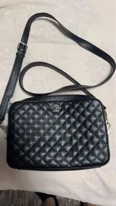 GUESS 1981 キルティング ショルダーバッグ ブラックのサムネイル