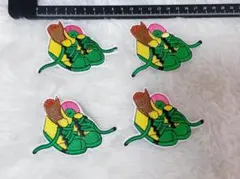 Q557. 【4枚セット】刺繍アイロンワッペン スニーカー