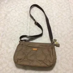 ポシェット　ショルダーバック　チャーム付き
