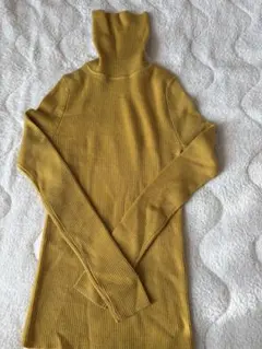 ユニクロ　エクストラファインメリノリブタートルネックセーター　XS マスタード