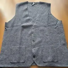 グレー ボタン付き ベスト