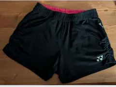 YONEX ショートパンツ 黒 赤　テニス　バドミントン
