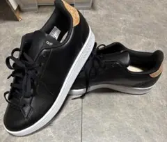 adidas ブラック スニーカー 9.5 US