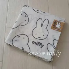 ミッフィー　ハンカチ　バンダナ　ランチクロス　大判　ホワイト　⑩W
