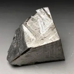 隕石　アルタイ隕石　丸ごとカット　大型2キロ　原皮付き 隕石 アルタイ隕石 原皮付き 石鉄隕石 パラサイト隕石 2点 重さ