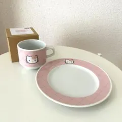 ハローキティ 50周年　ピンクキルト　マグカップレートセット