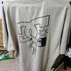 ベージュシャツ
