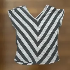 PLST プラステ Vネック 半袖 Tシャツ ストライプ柄のサムネイル