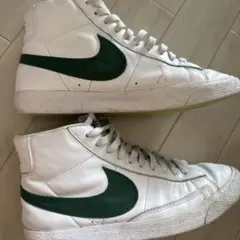 Nike ホワイト/グリーン ハイカットスニーカー