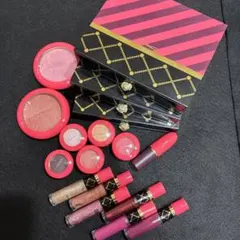 MAC ナットクラッカー スウィート ミネラライズ ブラシ キット新品　限定品 M・A・C / ナットクラッカー スウィート ミネラライズ ブラシ キットの