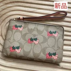 COACH パックマン コラボ ポーチ リストレット - メルカリ