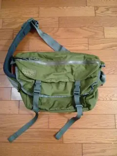 Item thumbnail for item 8d495c6d-8f95-4f19-b206-8f6323e88da8