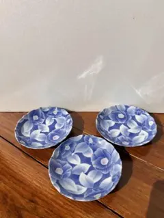 青い花柄　陶磁器製　中皿3枚セット