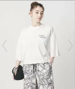 <SACRA>ハーフスリーブ クロップド メッセージ Tシャツのサムネイル