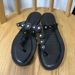 TOD'S トッズ ビジュー トングサンダル ブラックのサムネイル